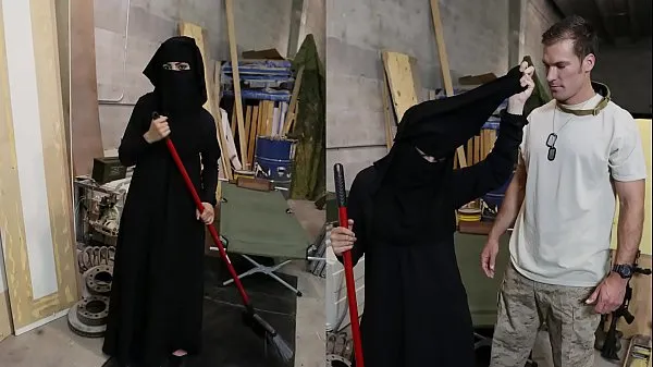 Tubo de unidad TOUROFBOOTY - Mujer árabe con gran culo entrega su coño al diablo blanco nuevo