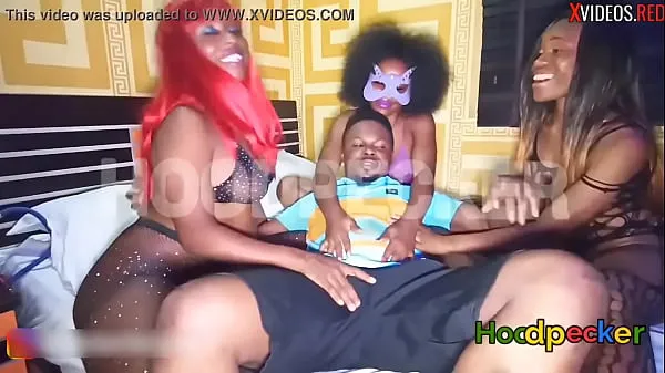 Fresh Friends with benefits: She invited her friend and her friend invited her friend. Foursome with three freaky ebony babes. Extract drive Tube