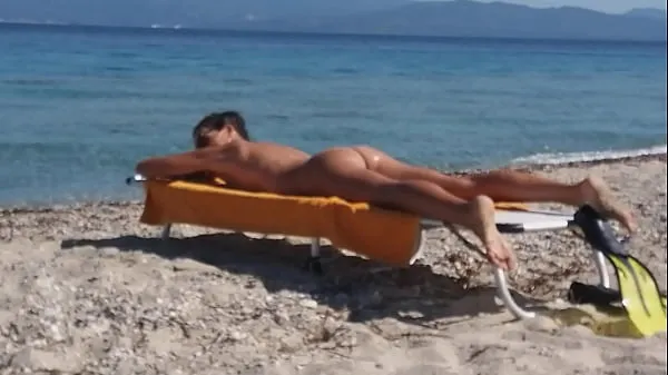 Nouveau tube de lecteur Exhibitionnisme de drones sur une plage nudiste